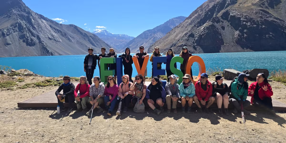 Vecinas y vecinos participan en salida de “Conociendo tu Cajón” al Embalse El Yeso
