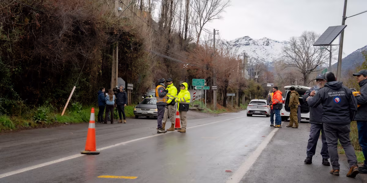 Fiscalización en acceso a la montaña deja cinco vehículos retirados de circulación y un detenido