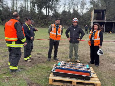 UGRD participa en jornada de formación sobre emergencias asociadas a baterías de litio
