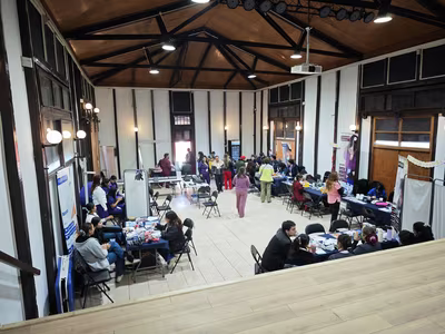 Operativo de Salud en San José de Maipo reunió a gran cantidad de vecinos en el Salón Cultural