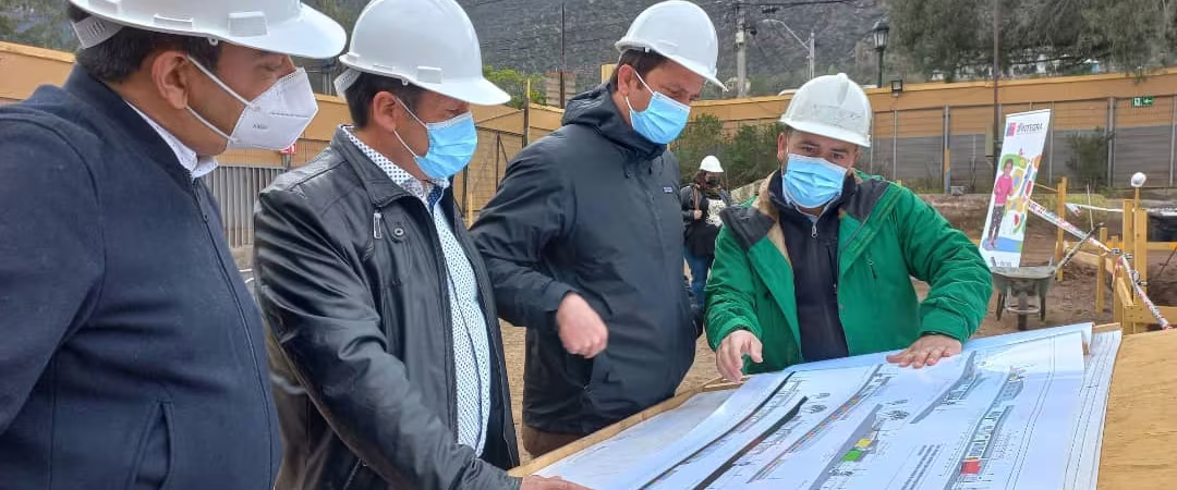 PRIMERA PIEDRA PAULA JARAQUEMADA.jpg