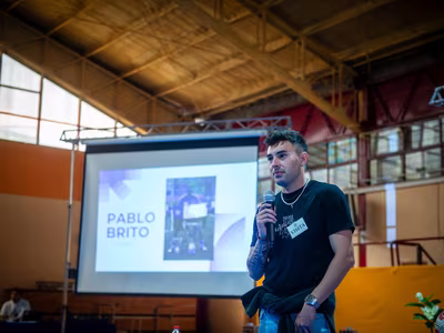 ⚽🏆 Entre charlas, preguntas y fútbol: Pablo Brito cerró su recorrido por los establecimientos educacionales de la comuna